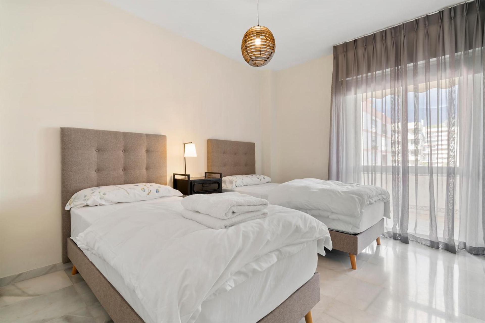 Sea View 2-bedroom With Pool Marbellac
